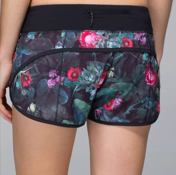 Lululemon Speed Shorts Curious Jungle Floral EUC Sz. 4 - Picture 1 of 1